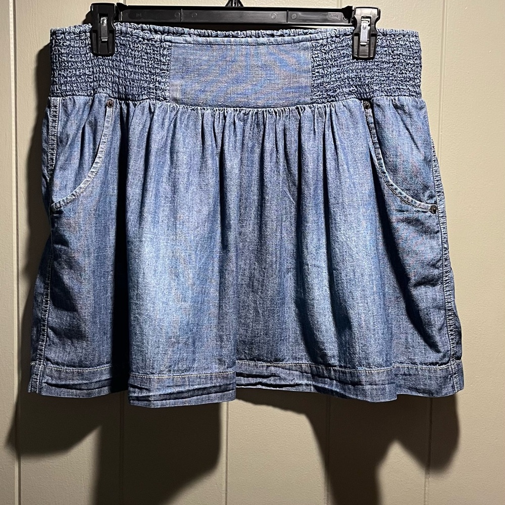 LUCKY BRAND Chambray Denim Mini Pull On Smocked Skirt Size XL - Picture 2 of 4